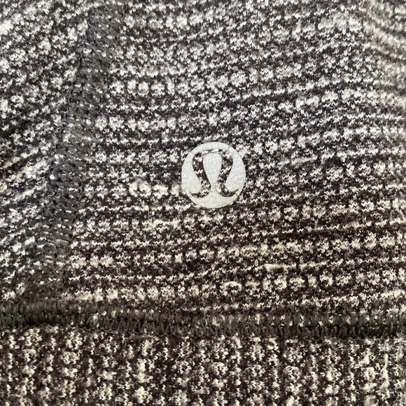 Lululemon Grey Long Sleeve Soft Knit Top - Size 2 - Picture 5 of 5